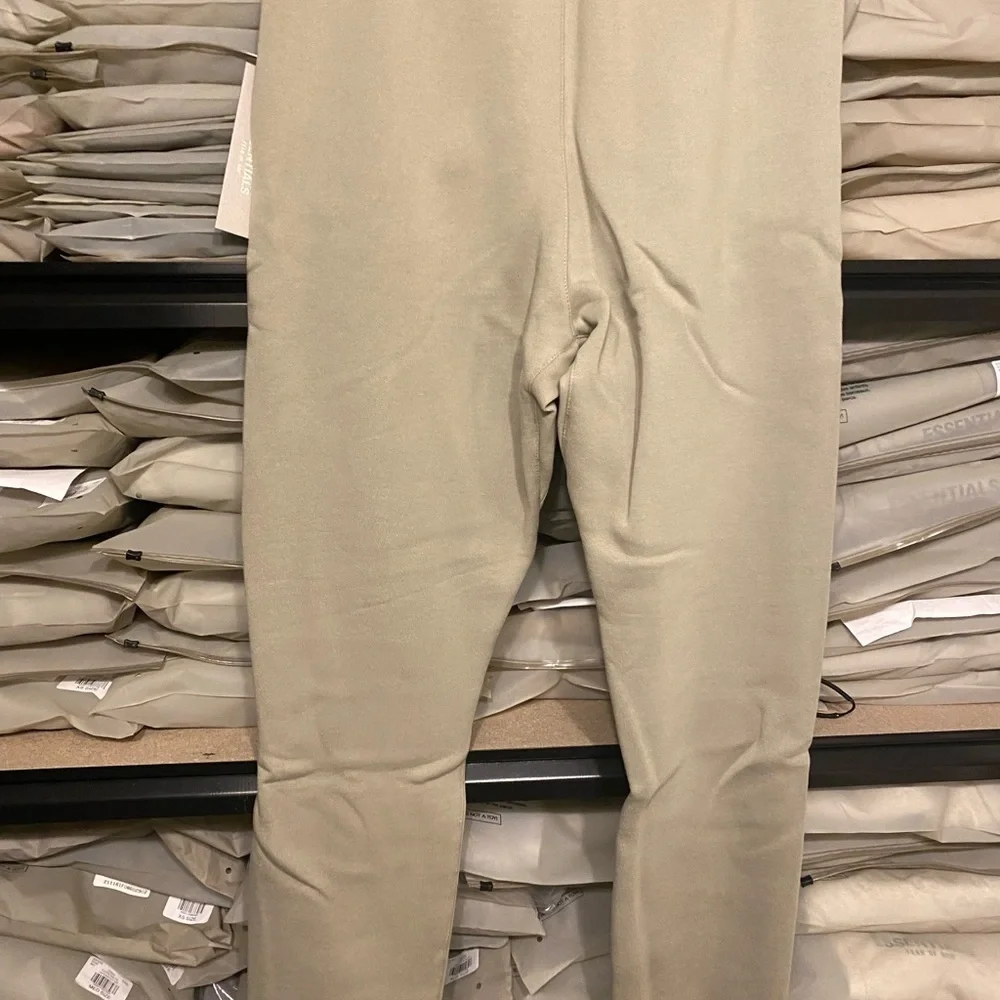 FOG-Fear Of God Essentials sweatpants pistachio